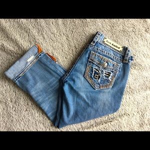 🌸 ROCK REVIVAL Bella Crop Jeans 🌸